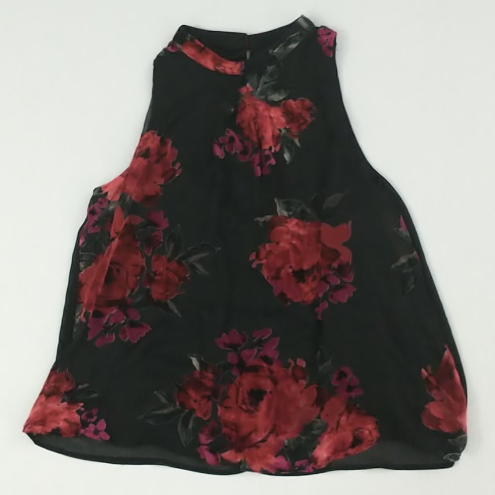 NWT Floral Top with textured details